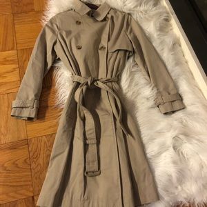 Khaki new Gap trench coat. Size SP